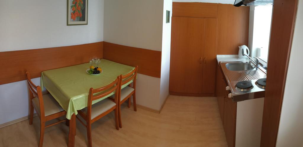 Apartments Tatjana Pag Eksteriør bilde