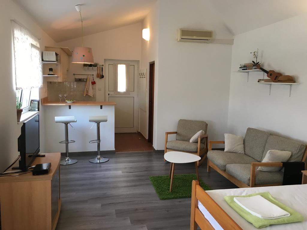 Apartments Tatjana Pag Eksteriør bilde