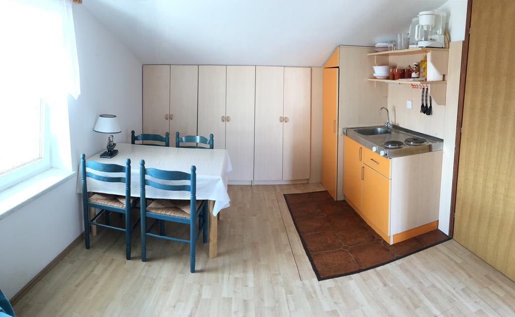 Apartments Tatjana Pag Eksteriør bilde