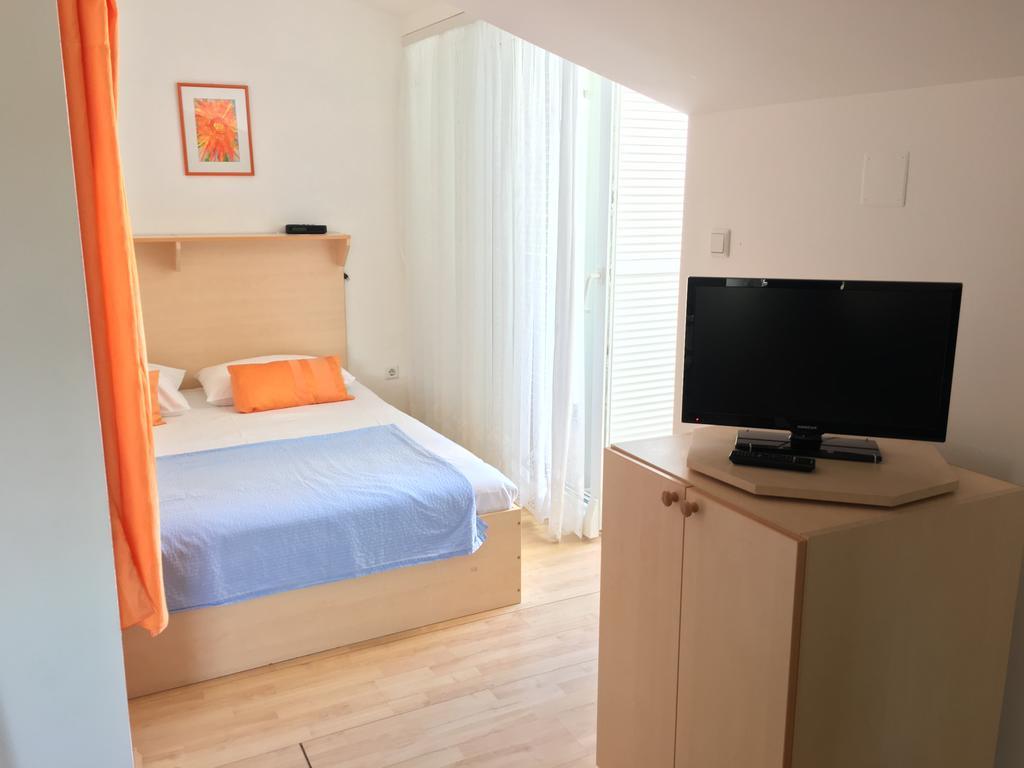 Apartments Tatjana Pag Eksteriør bilde