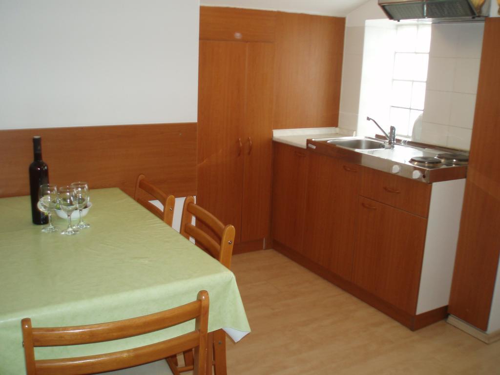 Apartments Tatjana Pag Eksteriør bilde